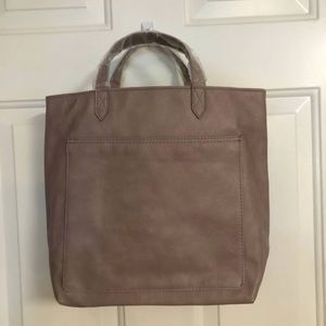 NEW Thirty-one window shopper with crossbody strap